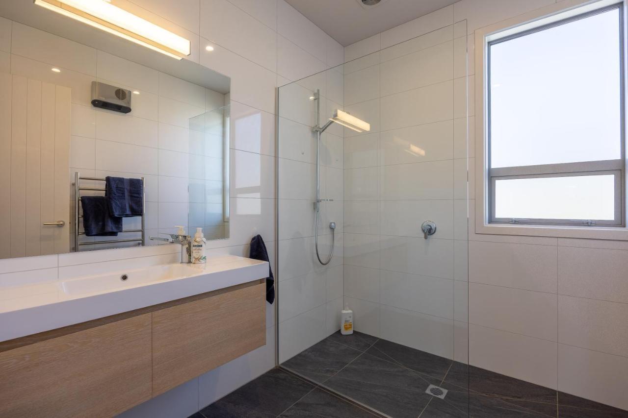 Prime Location On Warren St - 3 Bedroom Town House Wanaka Bagian luar foto