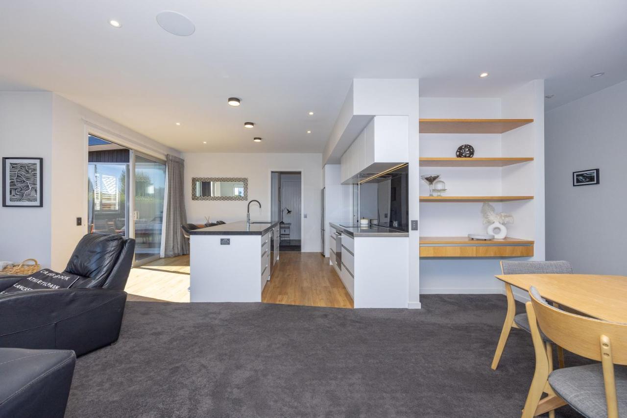Prime Location On Warren St - 3 Bedroom Town House Wanaka Bagian luar foto