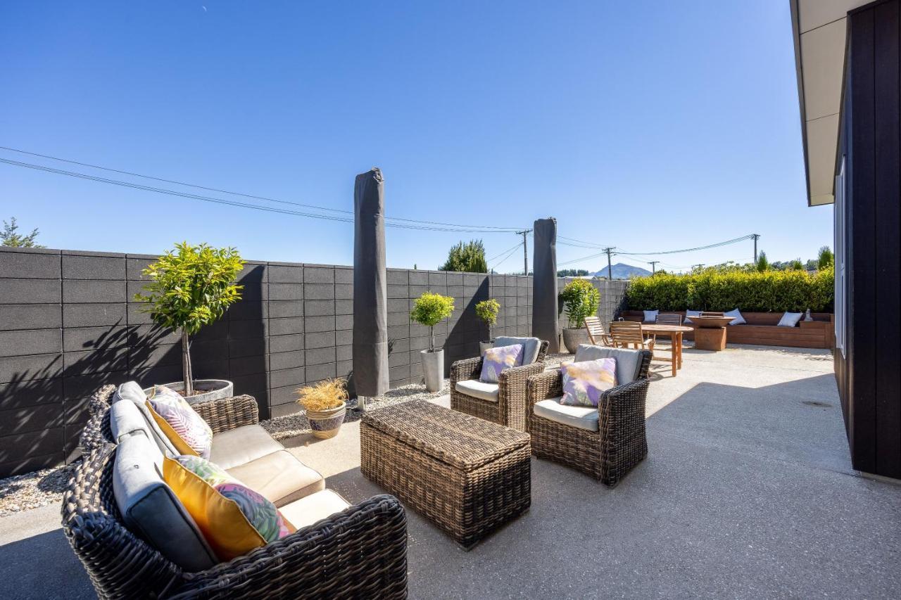 Prime Location On Warren St - 3 Bedroom Town House Wanaka Bagian luar foto