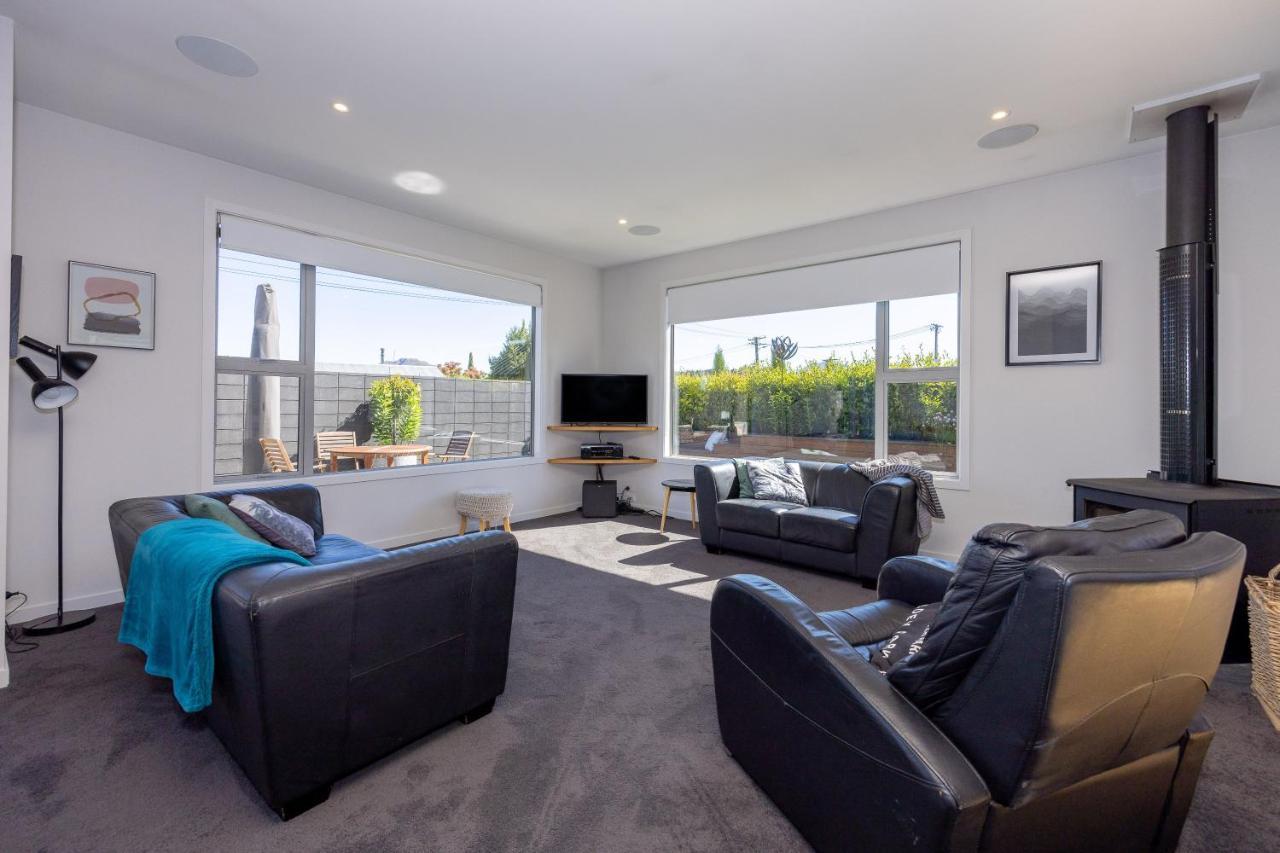 Prime Location On Warren St - 3 Bedroom Town House Wanaka Bagian luar foto
